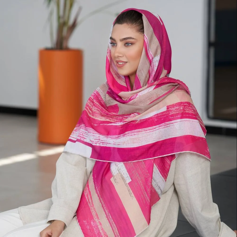 روسری نخی قواره بزرگ طرح رنگ مستطیلی سرخابی کاریان سرمدل