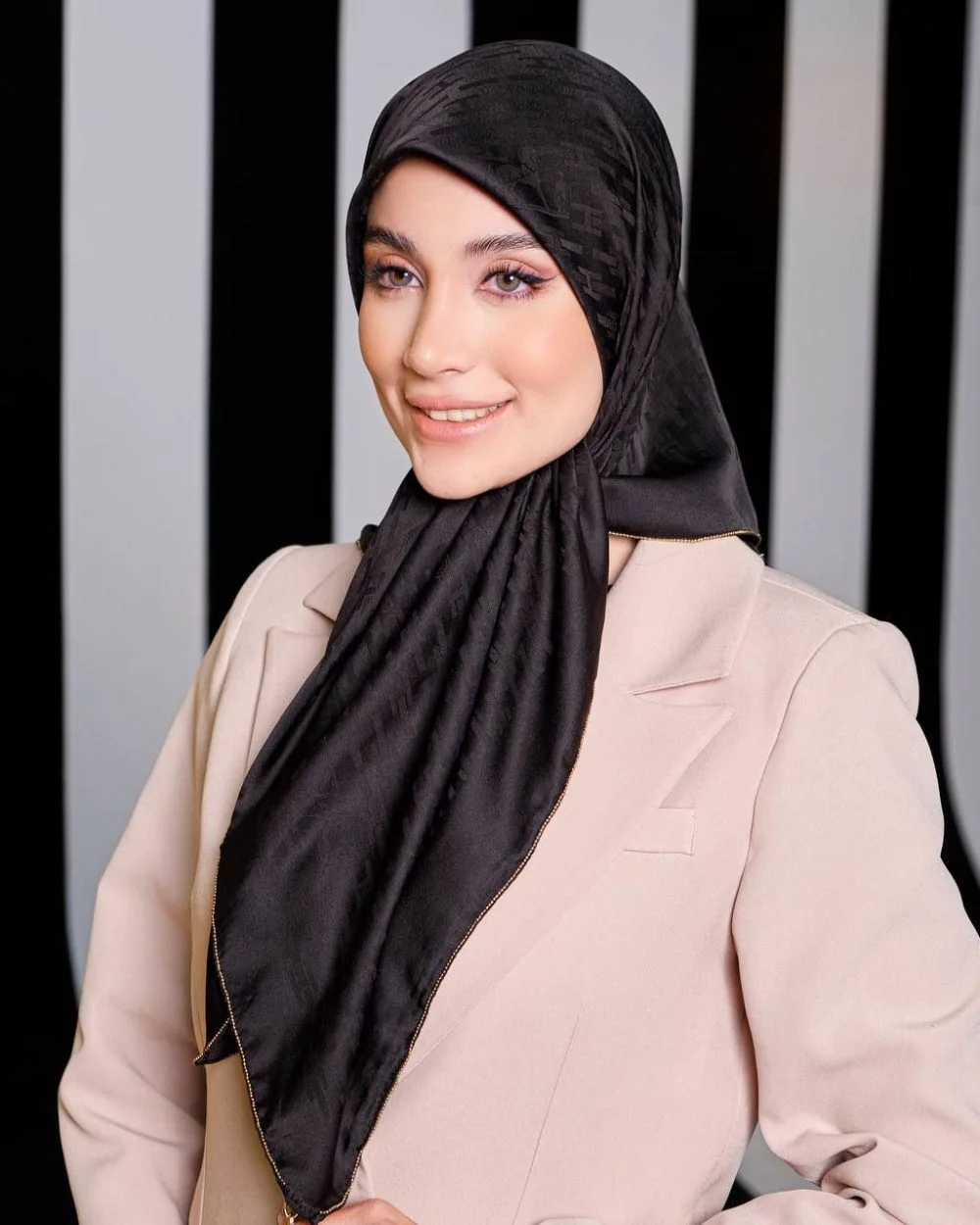 روسری ابریشم زیپی ۲۰۲۴۴ HERMES