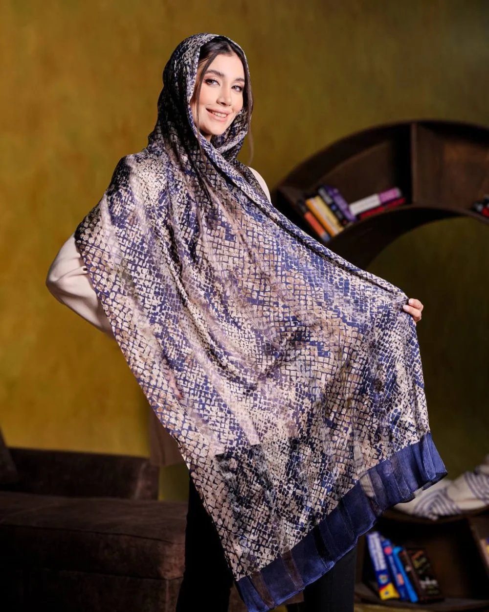شال ابریشم میله ای پوست ماری 20272 - Image 2
