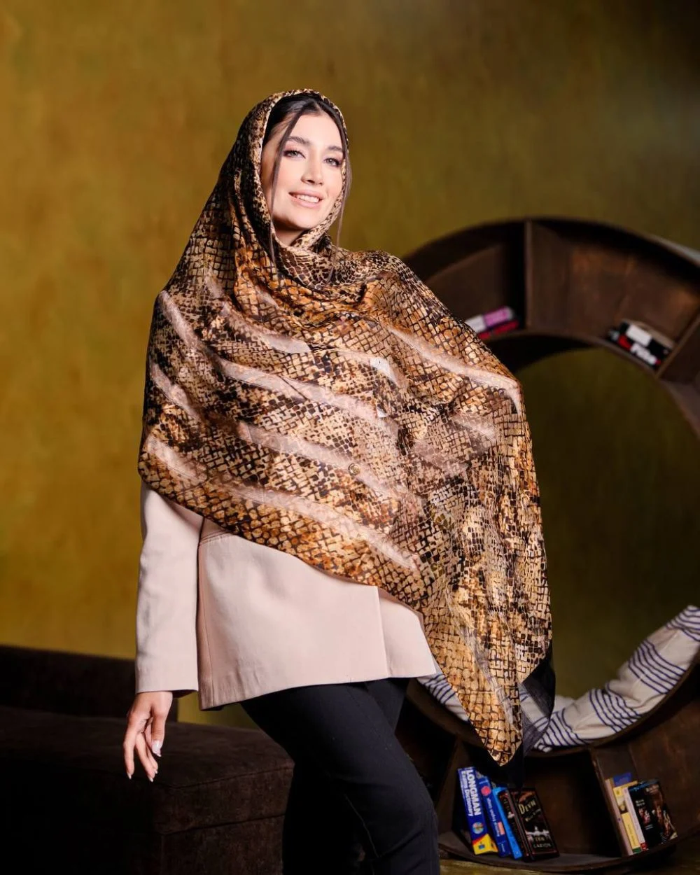 شال ابریشم میله ای پوست ماری 20272 - Image 4