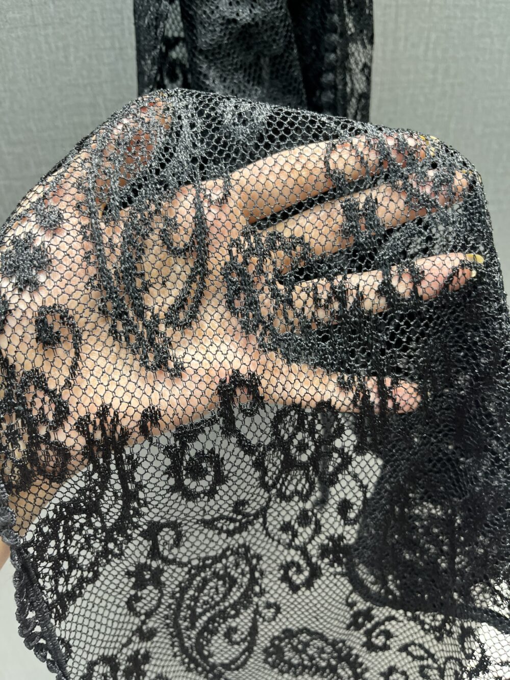 روسری سه گوش گیپور مشکی 30164 - Image 4