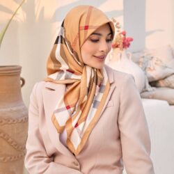روسری ابرریشم کجراه (قواره نود) 30107